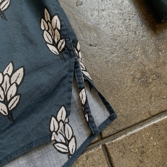 Jacquemus Shirt w/ Leaves print inside and out - Picture 8 of 15